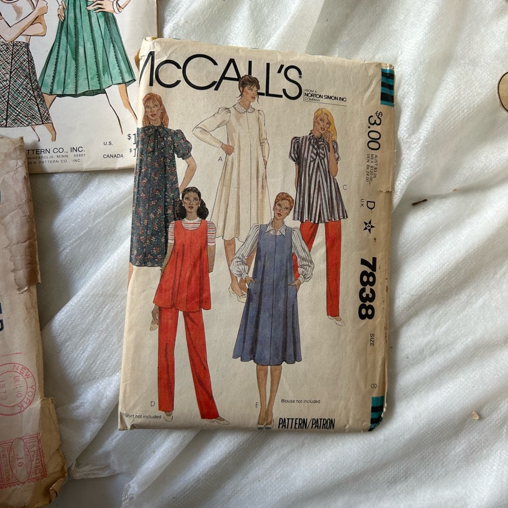 Vintage Sewing Patterns - Picture 3 of 16